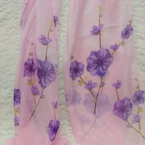Kaunis Taidehuivi, vaaleanpunainen violeteilla kukilla
