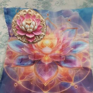 Pimeydestä Valoon -Tarjouspaketti: Lotus -sisustusliina ja Lotus-Taulu