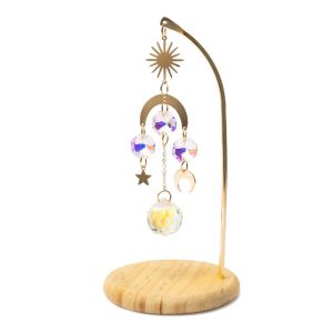 Feng Shui -Kristalliriipus puisella jalustalla, Aurinko, kuu ja tähti
