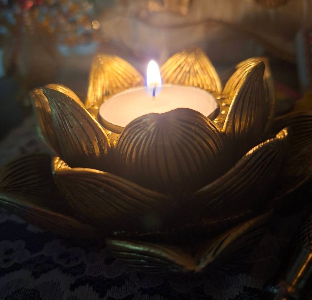 Kullanvärinen Lotus -tuikkukuppi - Image 2