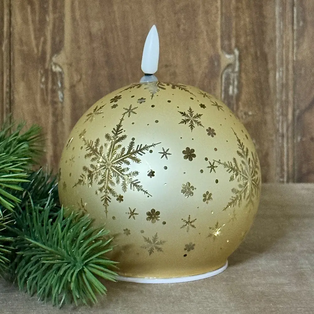Kultainen Led-Pallokynttilä, Lumihiutaleet, 10 cm - Image 2