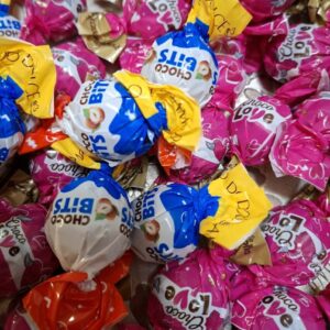 Isot Dolce Amo Choco Love -Rakkauskonvehdit + Dolce Amo -Pähkinäpralinekonvehdit -sekoitus, n. 100 g