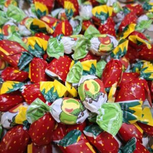 Mansikka-täytekaramellit + Omena-täytekaramellit -sekoitus, n. 100 g